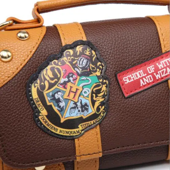 Potter Clutch Bag - Badge Closeup